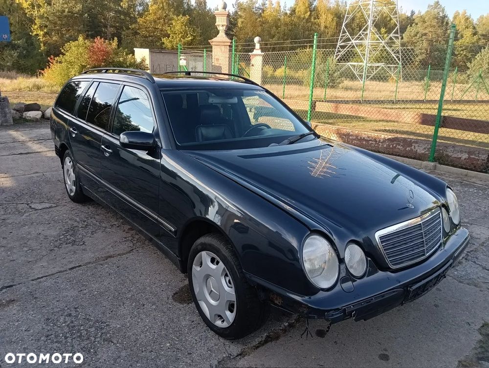 Mercedes-Benz E-Class 2000 photo 5