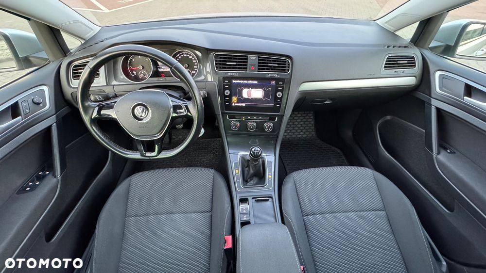 Volkswagen Golf - 13