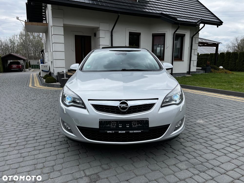 Opel Astra 1.6 T Cosmo - 8
