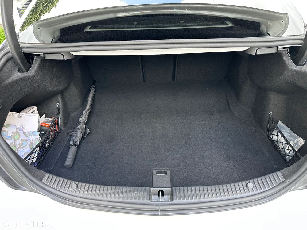 Mercedes-Benz C 200 4MATIC 9G-TRONIC Avantgarde - 32