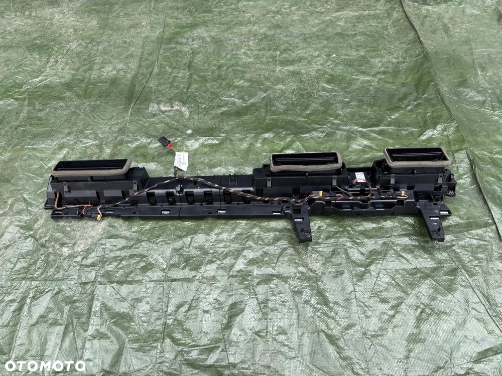 Vw Passat B8 kratka nawiewu środkowa 3G1857083 - 2