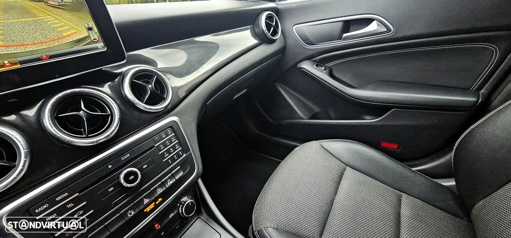 Mercedes-Benz CLA 200 d Shooting Brake Urban Aut. - 13