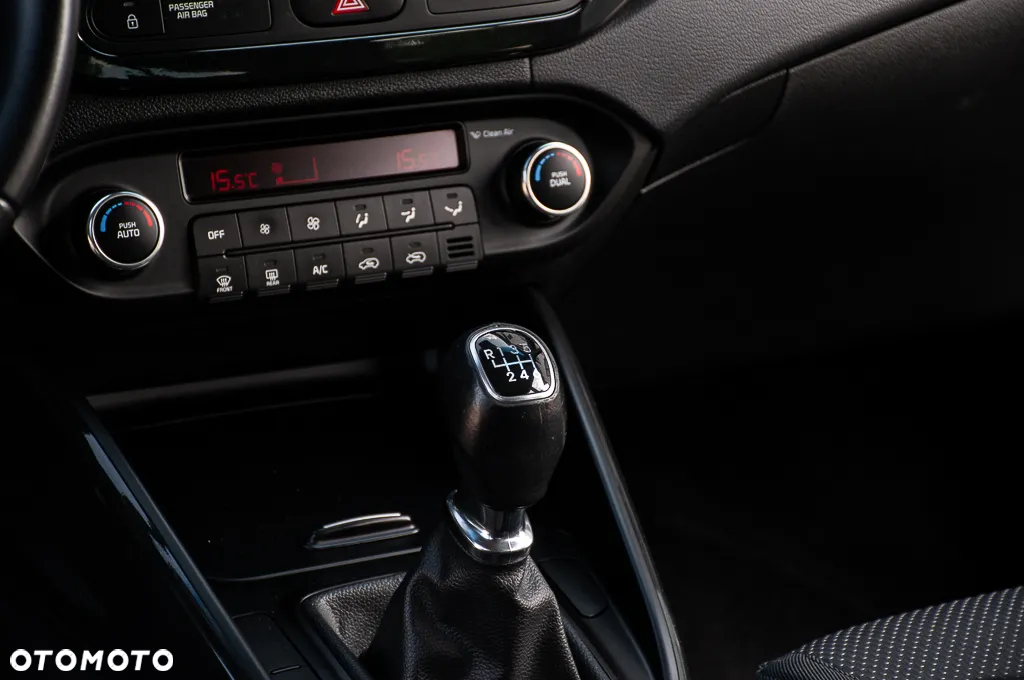 Kia Carens 1.6 GDI Business Line 7os EU6 - 15