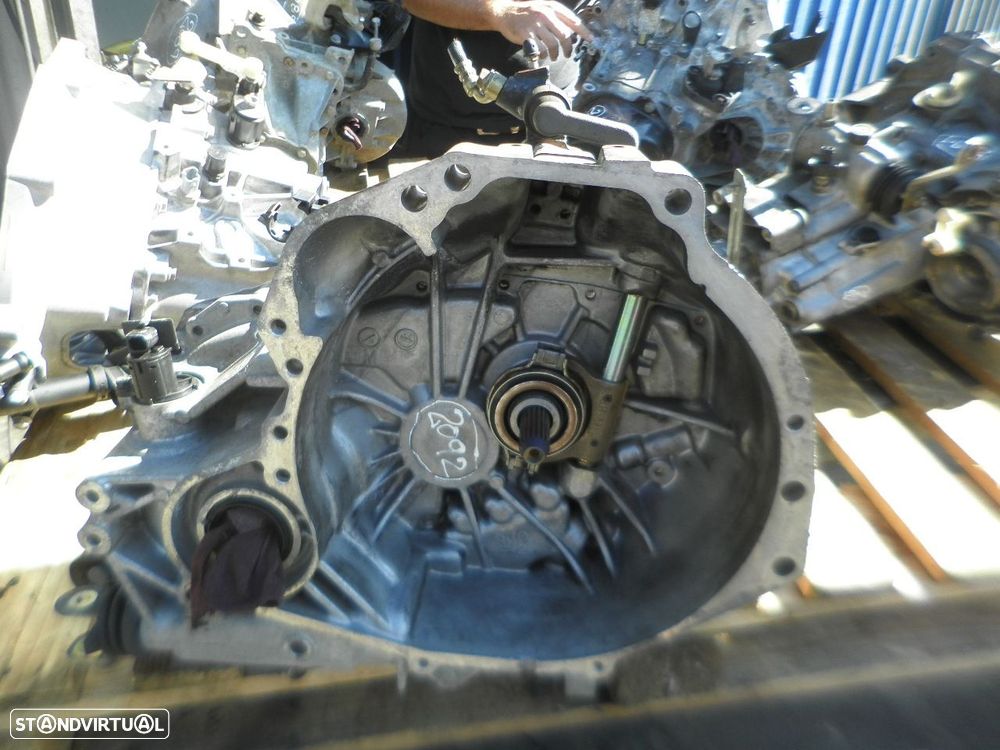 Caixa Velocidades 6J0002 RS5F70A NISSAN  ALMERA 2 FASE 1 2000 1.8I 115CV 5P CINZA GASOLINA 5V - 1
