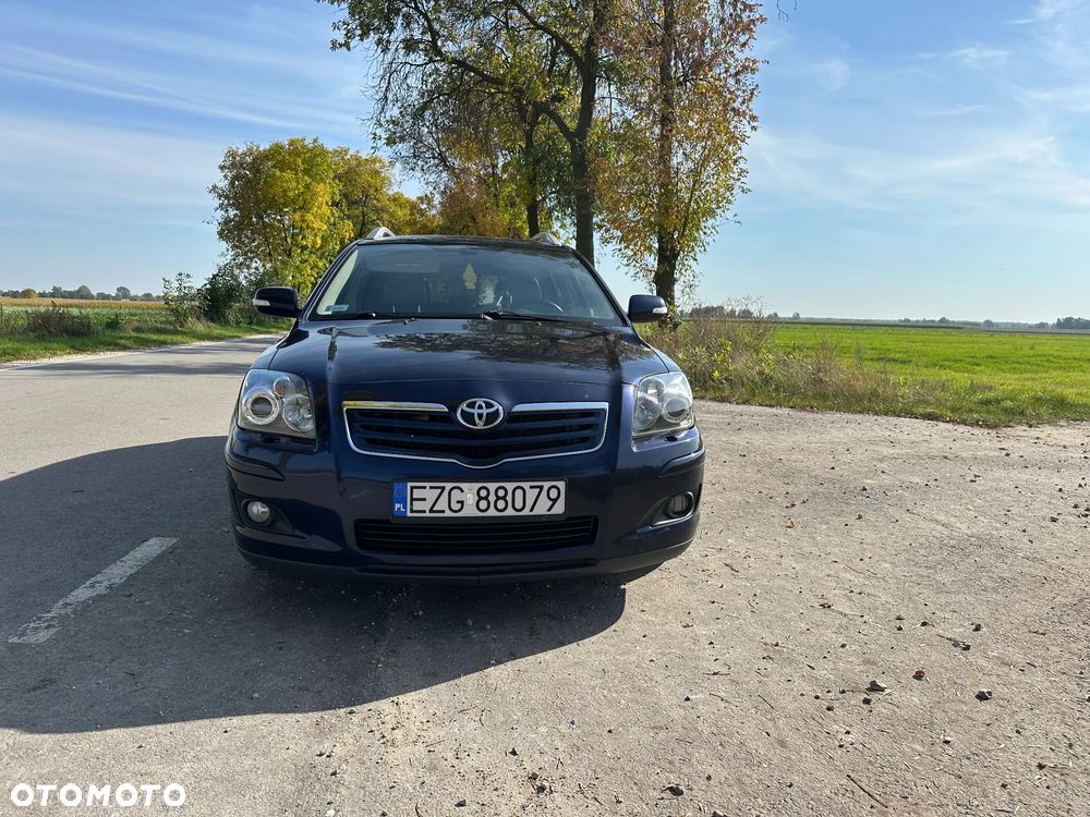 Toyota Avensis - 6
