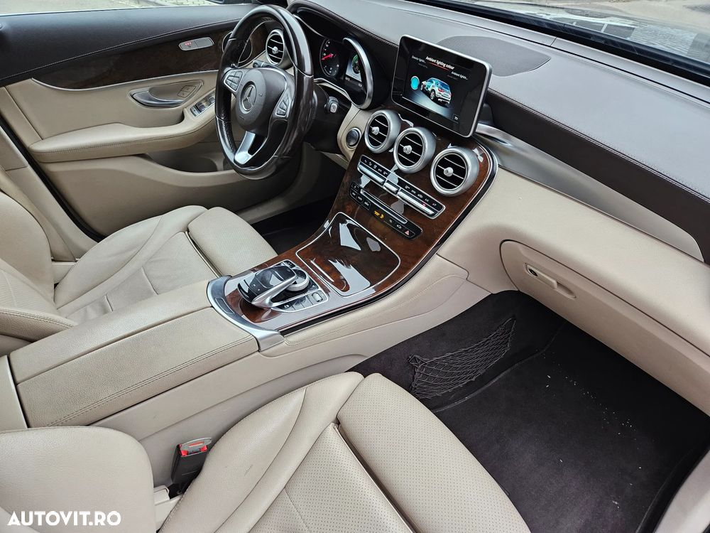 Mercedes-Benz GLC 220 d 4MATIC - 12