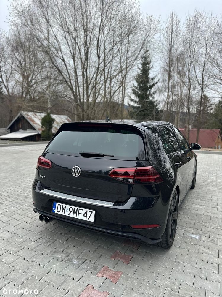 Volkswagen Golf - 5