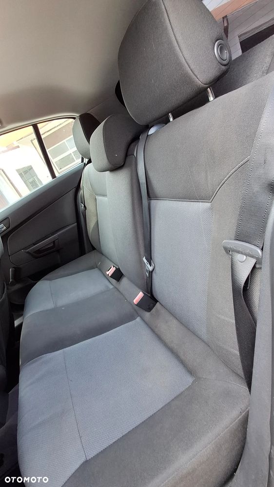 Opel Astra 1.6 Enjoy - 24