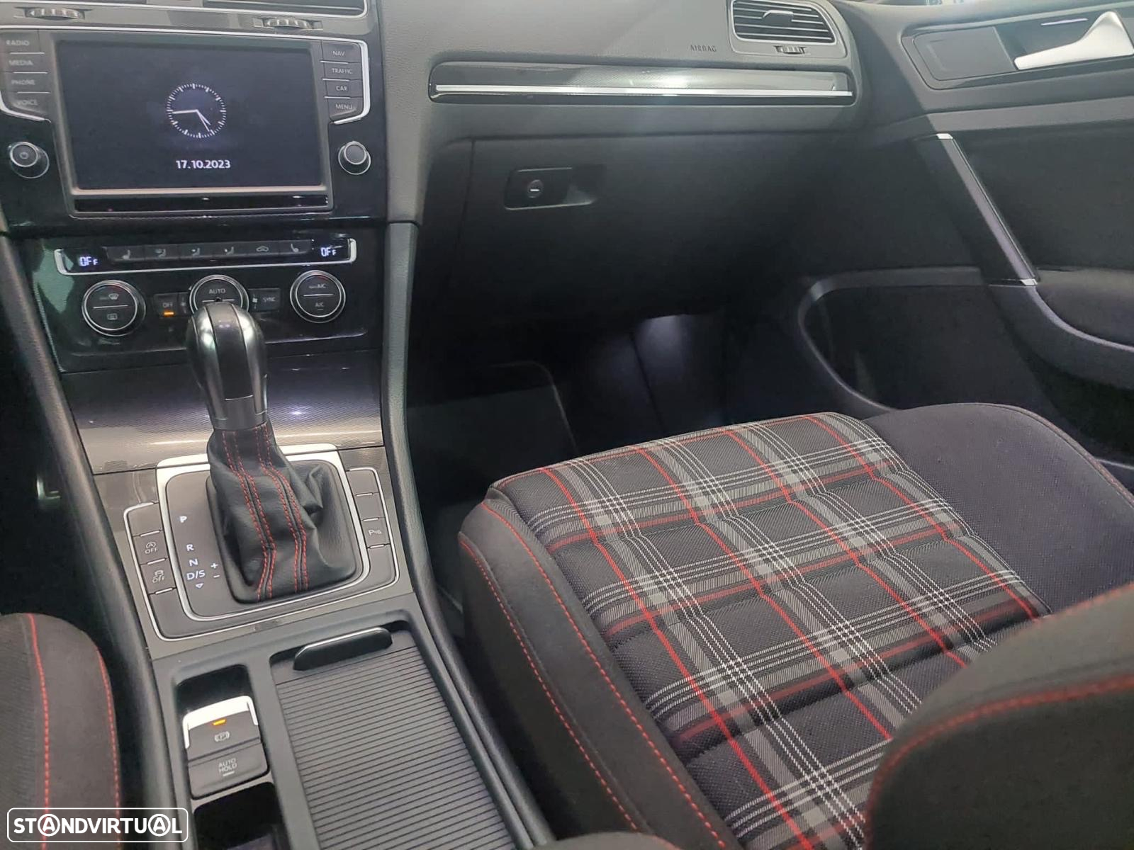VW Golf 2.0 TSi GTi DSG - 18