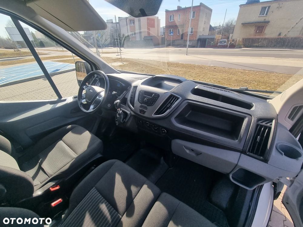 Ford Transit - 12