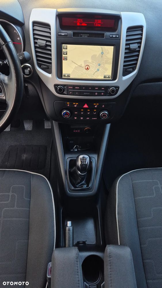 Kia Venga - 31