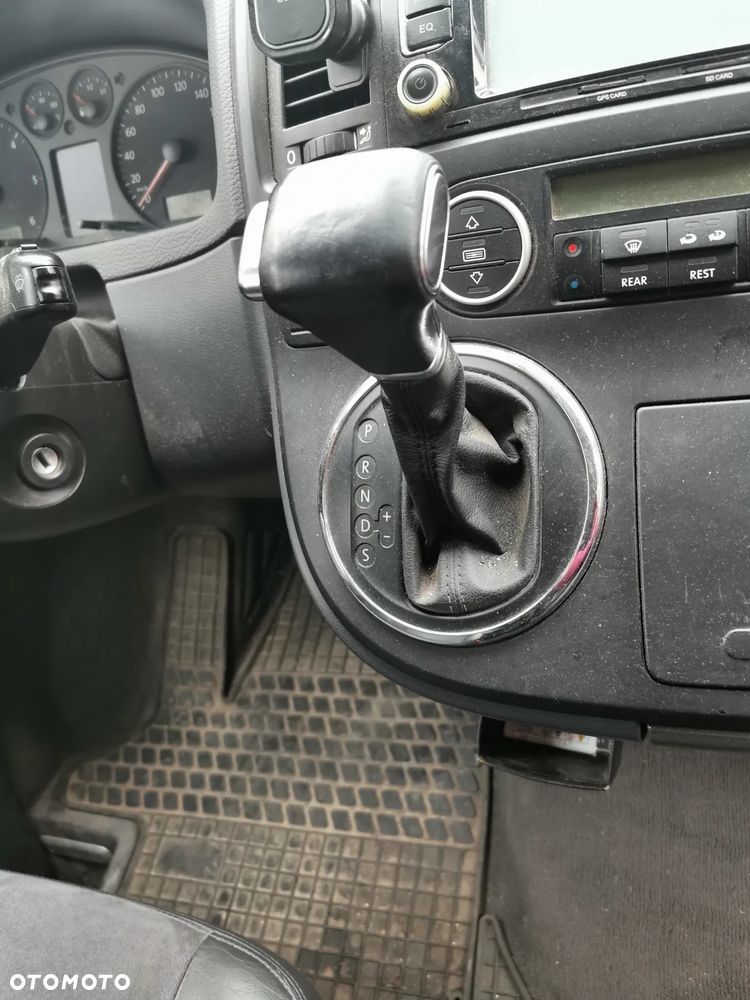 Volkswagen Multivan - 25