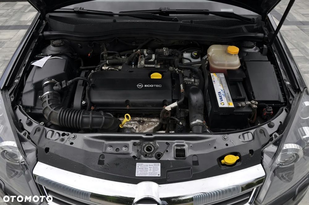 Opel Astra 1.6 Turbo Sport - 25