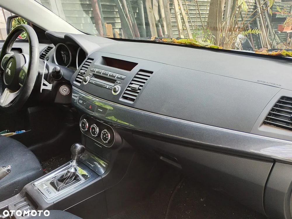 Mitsubishi Lancer - 17