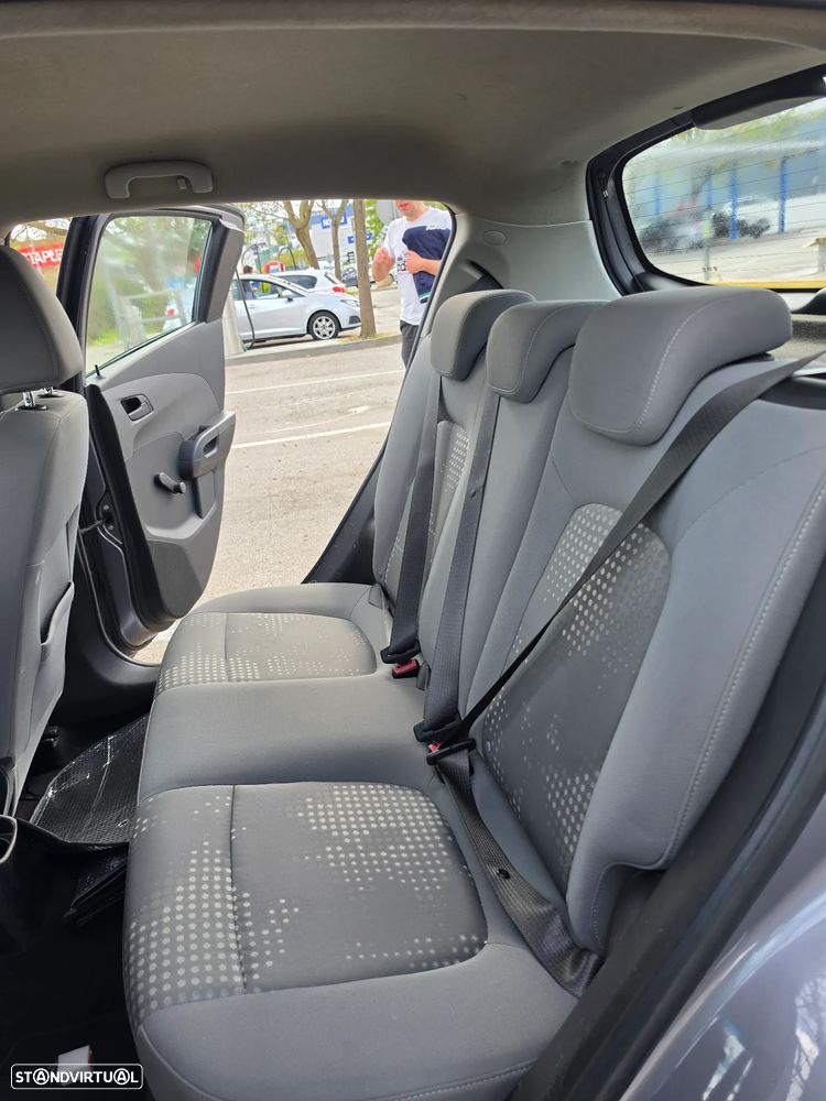 Chevrolet Aveo 1.2 LS - 8