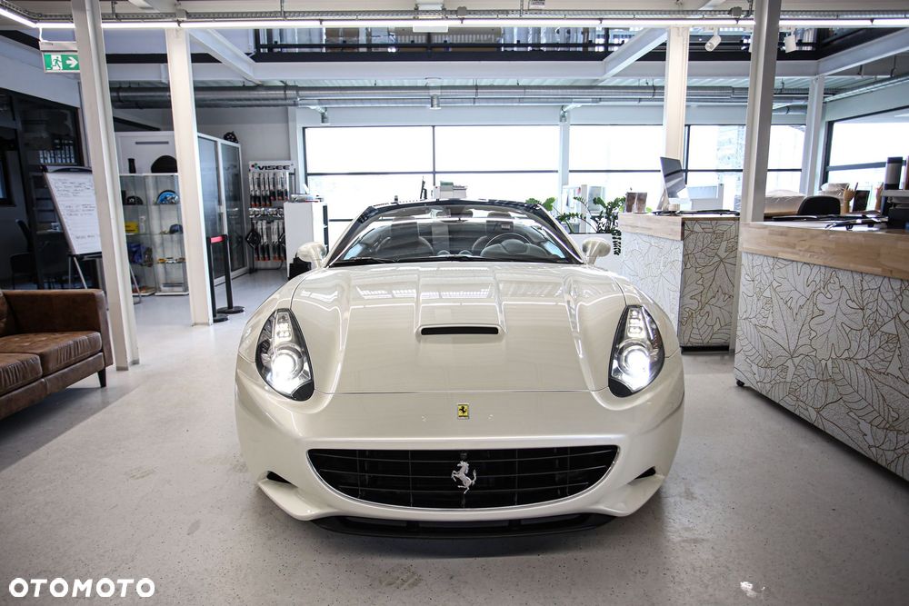 Ferrari California - 24