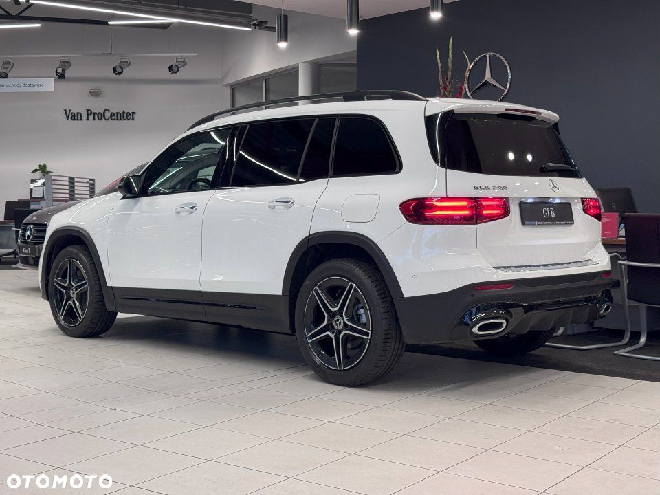 Mercedes-Benz GLB - 3