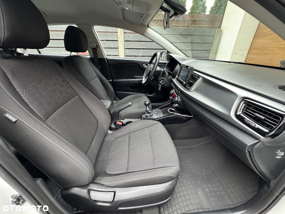 Kia Rio 1.2 L - 33