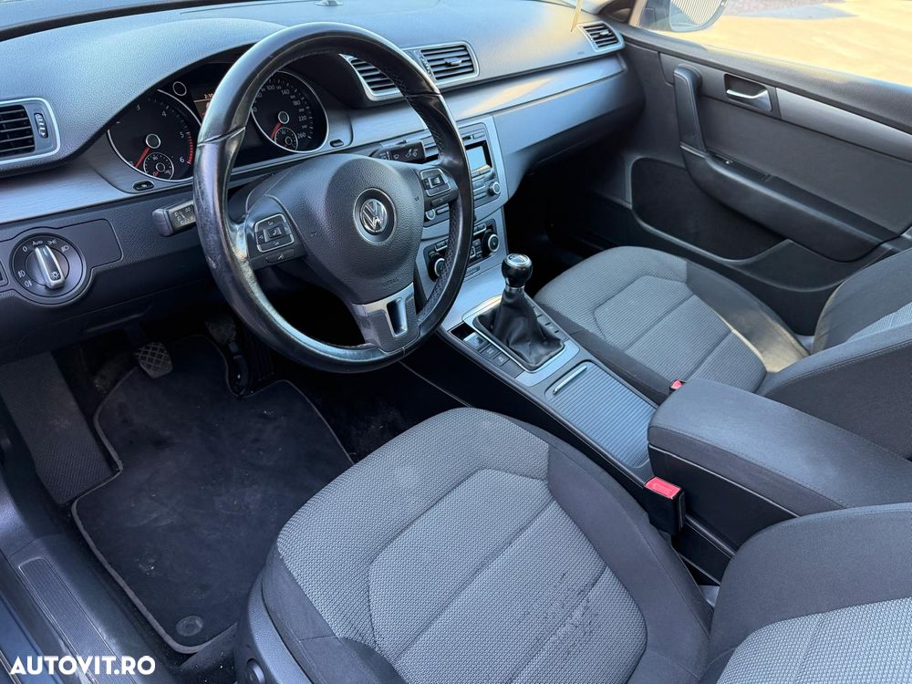 Volkswagen Passat 2.0 TDI Comfortline - 9