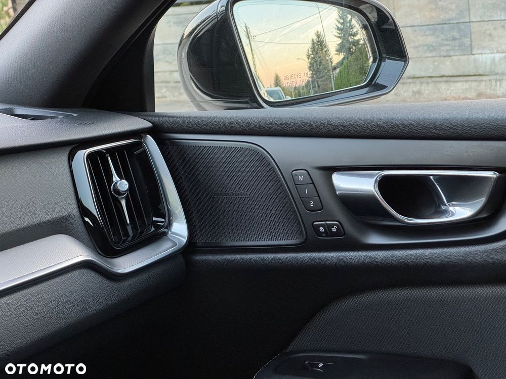Volvo S60 T6 AWD R-Design - 40
