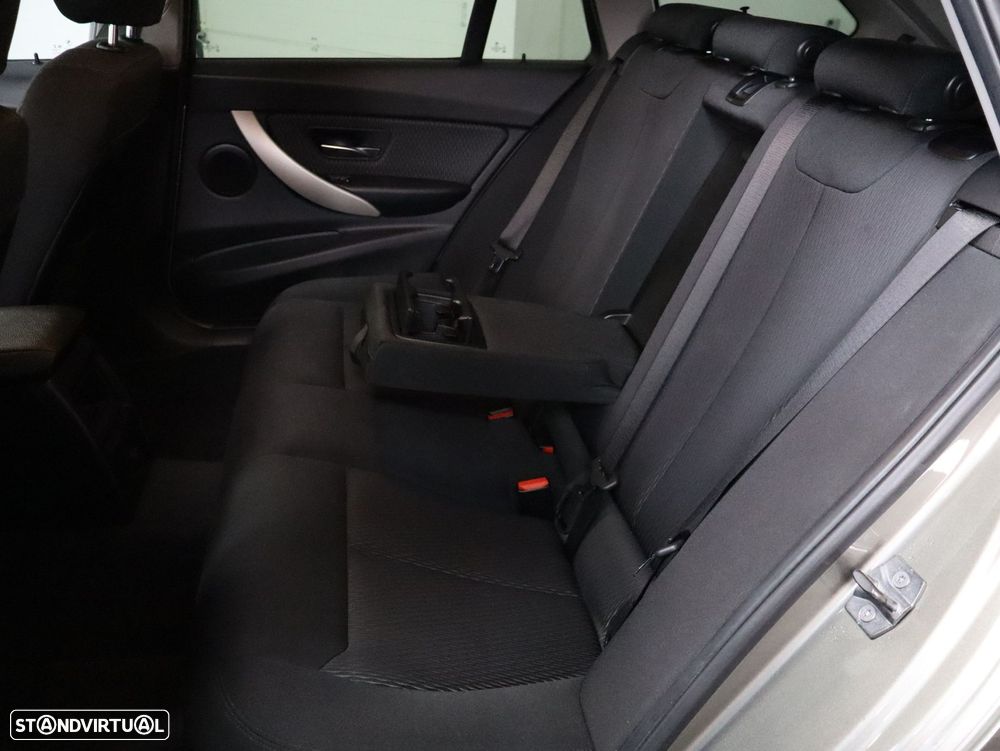 BMW 320 d Advantage Auto - 7