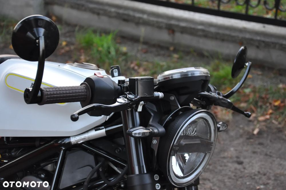 Husqvarna Vitpilen - 17