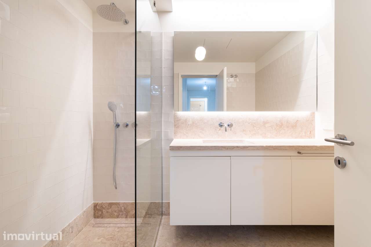 APARTAMENTO T3 DE LUXO, A 3 MINUTOS DA AV. DA LIBERDADE - Grande imagem: 4/46