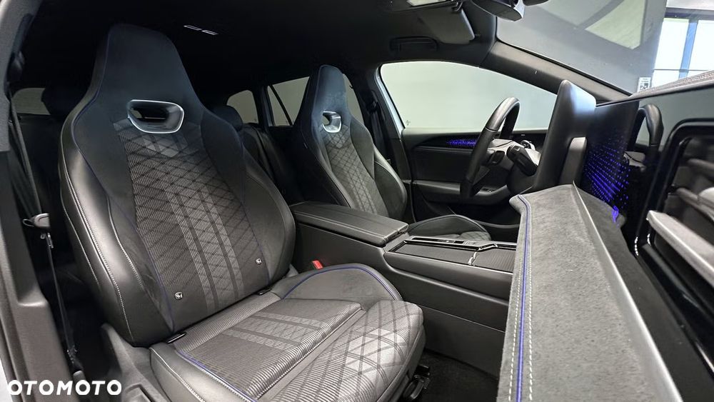 Volkswagen Passat - 4