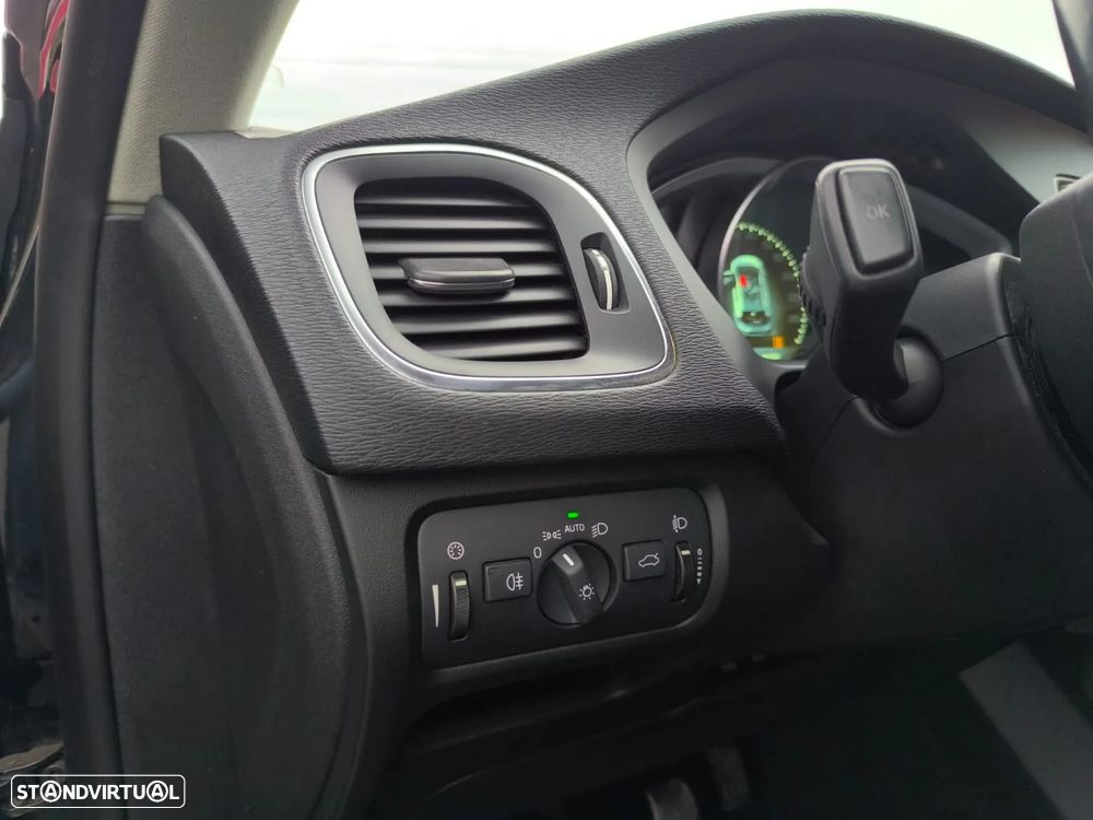 Volvo V40 D2 Momentum - 41