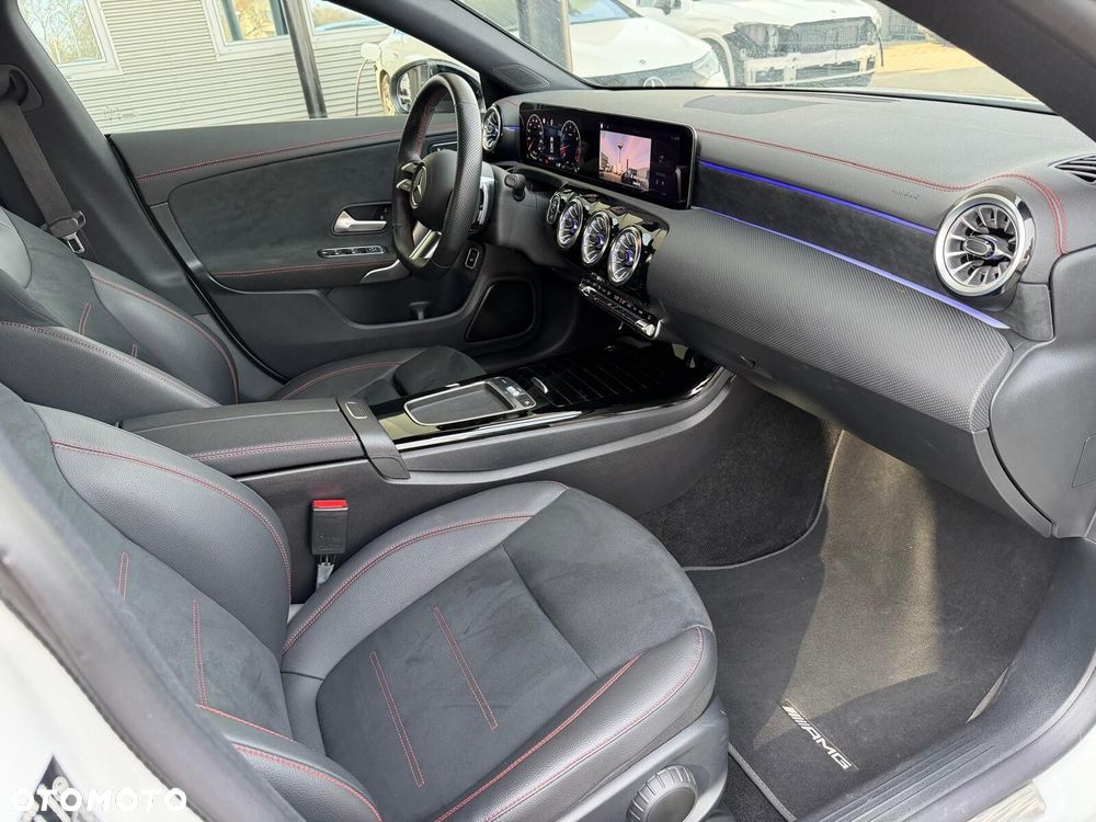 Mercedes-Benz CLA - 22