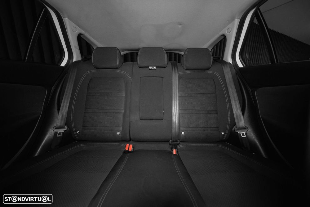 Fiat Tipo Station Wagon 1.3 M-Jet Lounge - 29