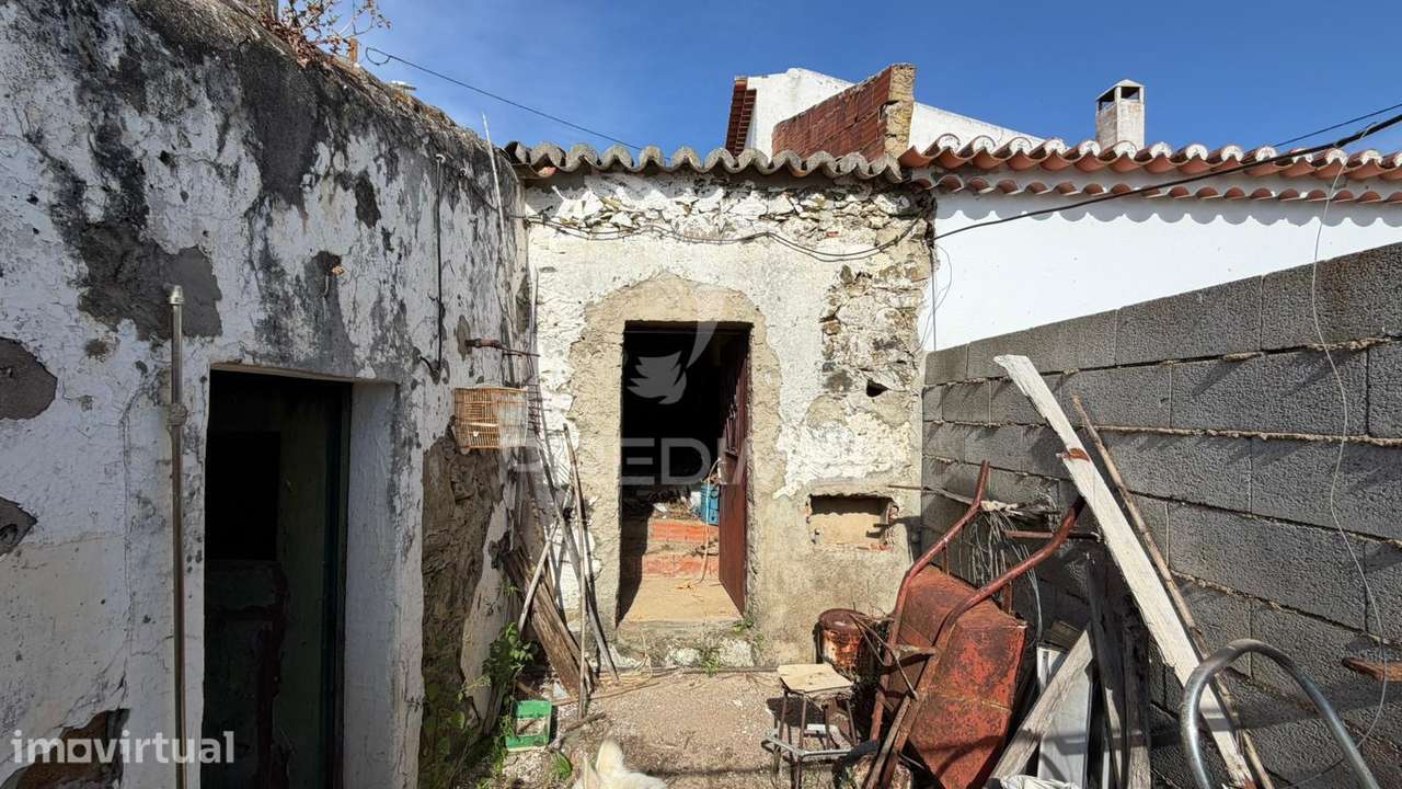 Casa térrea para recuperação total. Com quintal - Grande imagem: 4/21