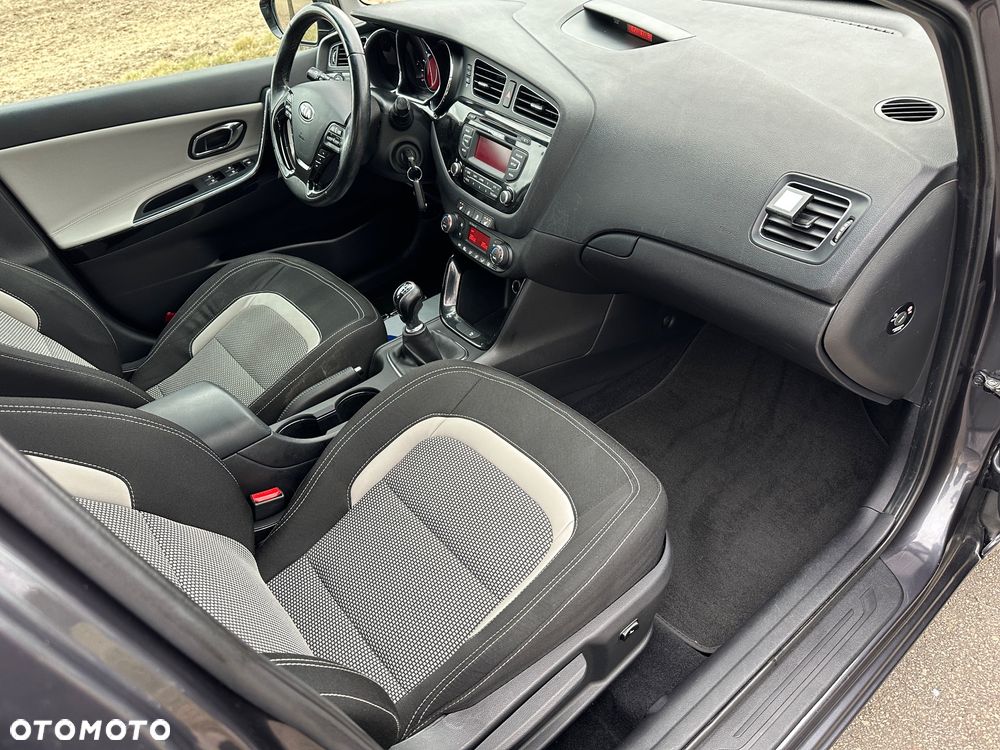 Kia Ceed 1.6 GDI Platinum Edition - 26