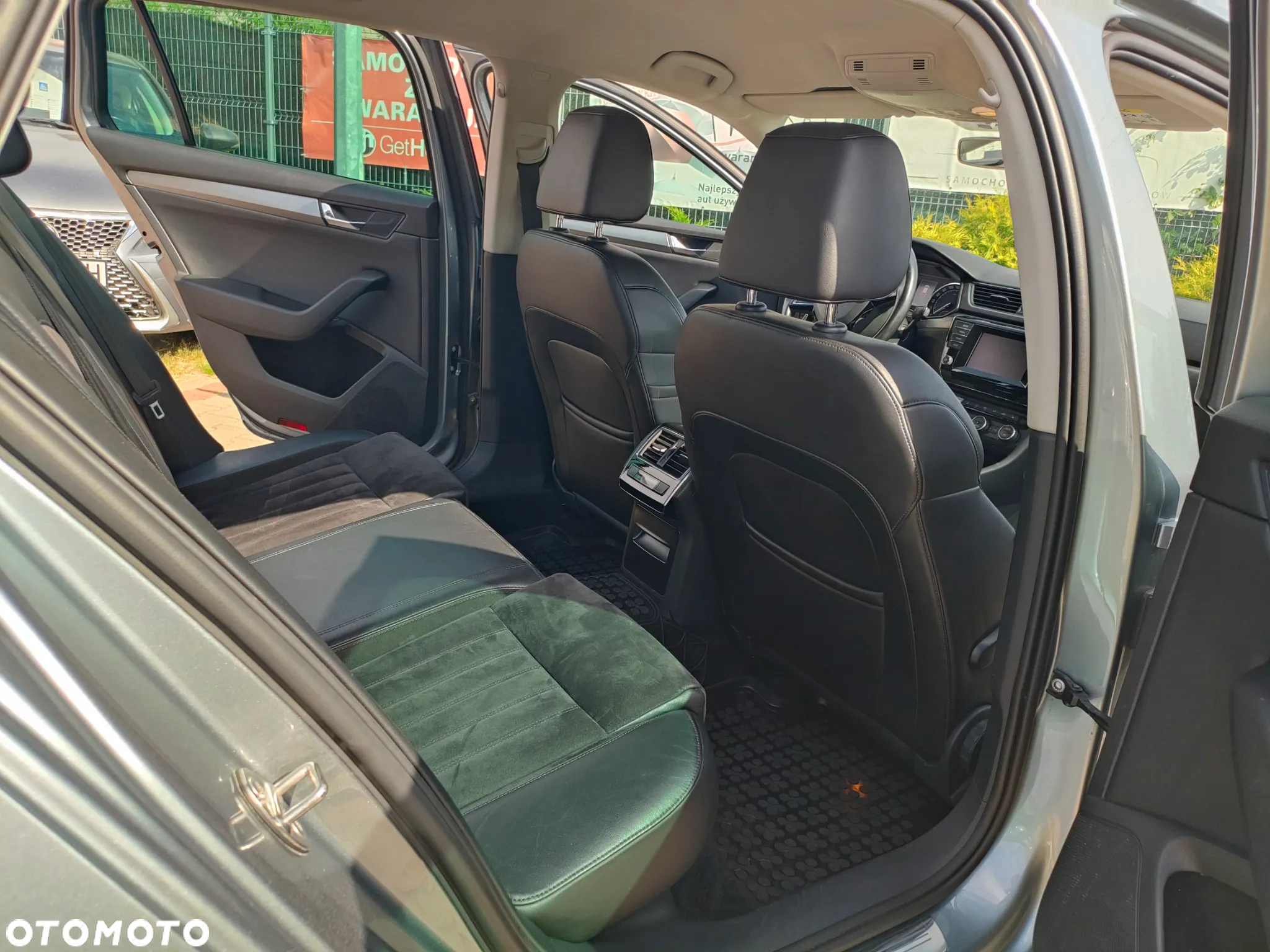 Skoda Superb 2.0 TDI DSG Premium Edition - 20