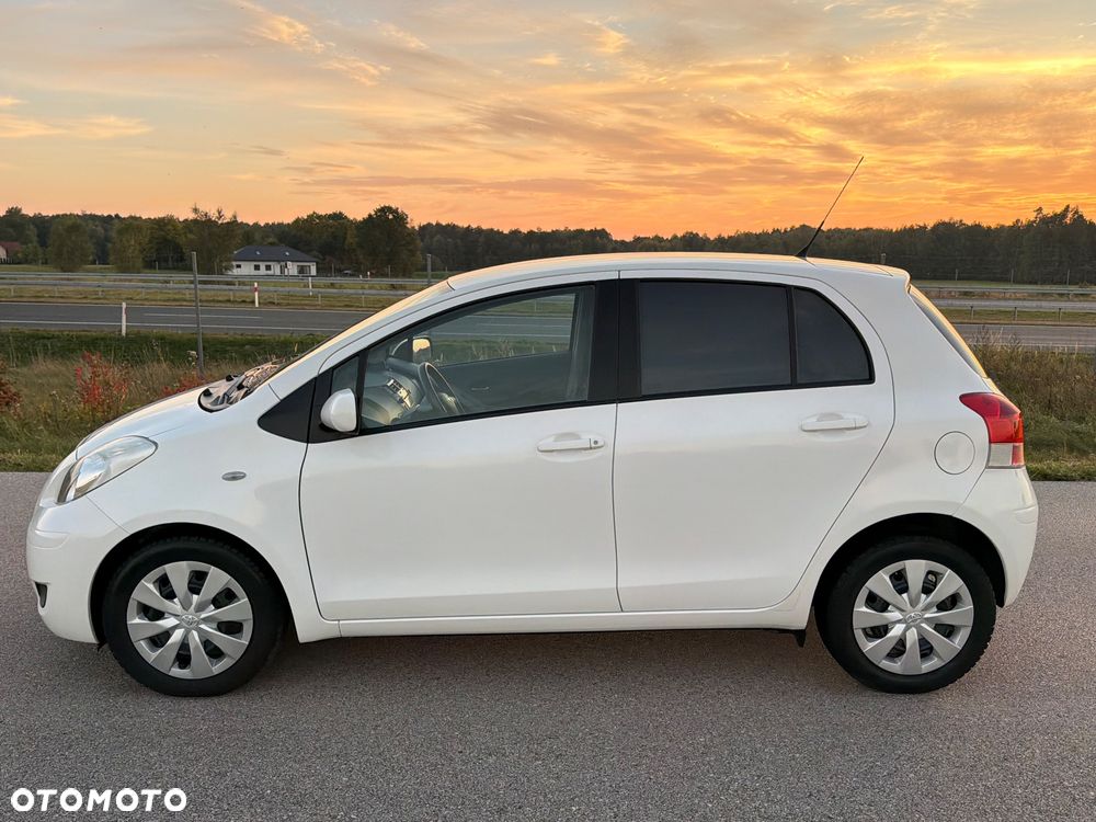 Toyota Yaris - 11