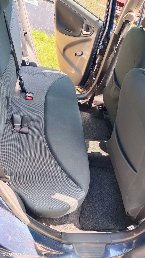 Toyota Yaris 1.3 Blue - 14