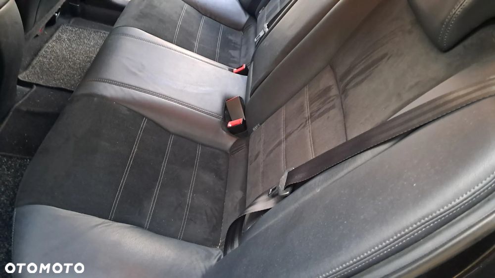 Toyota Avensis 1.8 Executive - 19