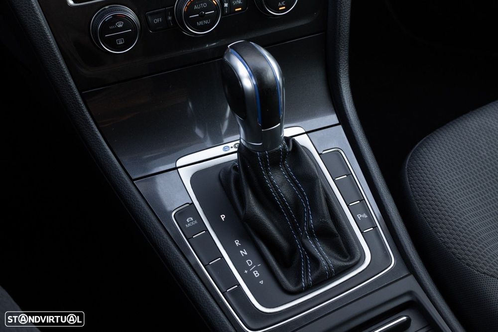 VW e-Golf AC/DC - 23