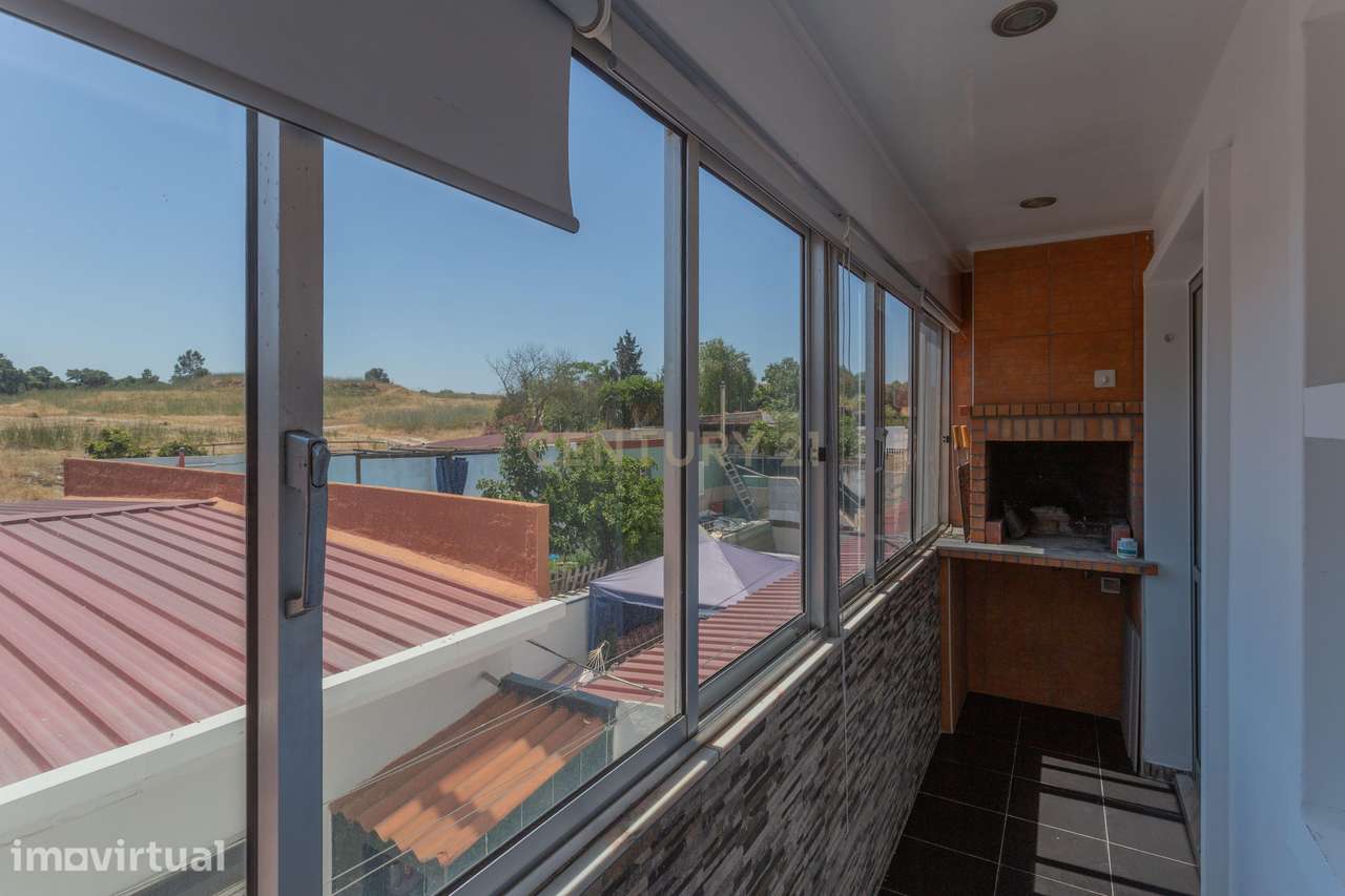 T3 1º andar, c/ 2 wc´s (Casal de Santo António) - Grande imagem: 4/30