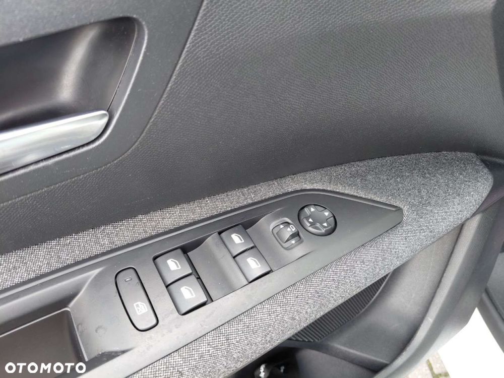 Peugeot 3008 - 11