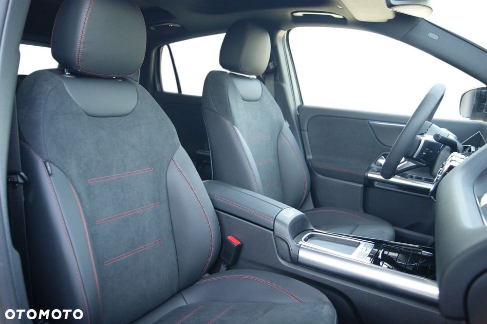 Mercedes-Benz GLA - 8