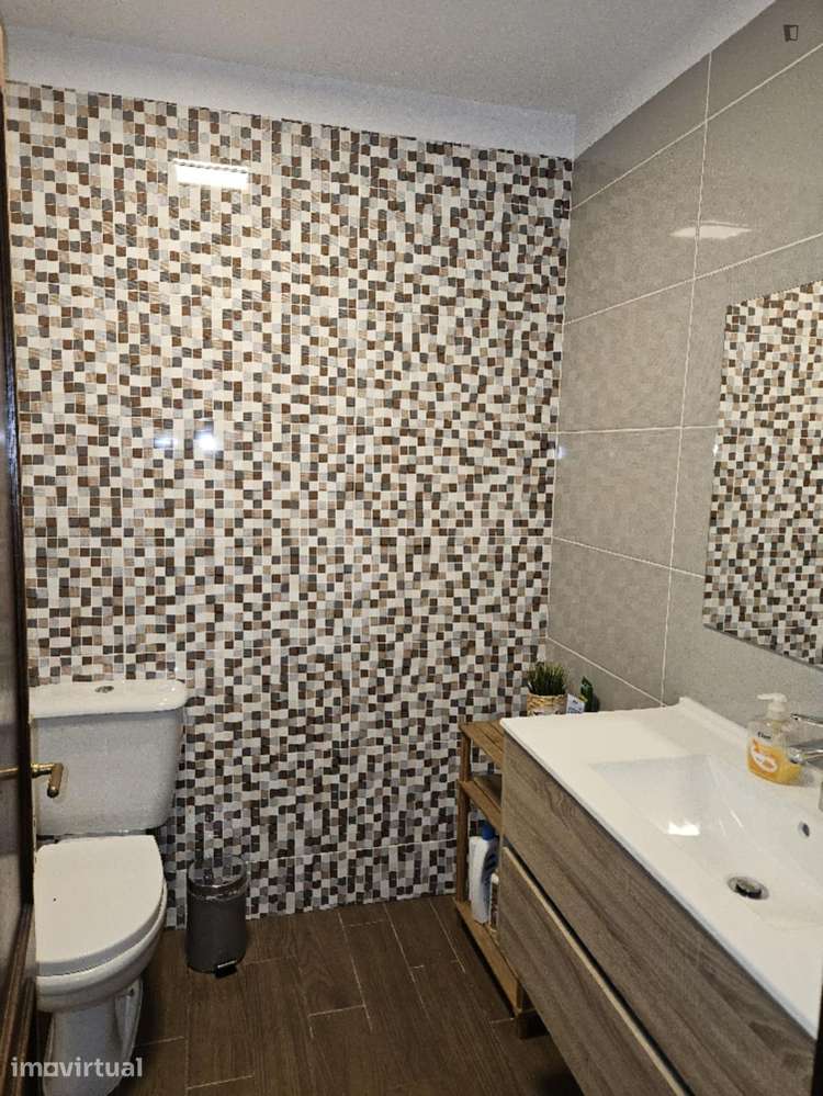 Quarto - localizado em Paranhos Porto - Grande imagem: 5/13