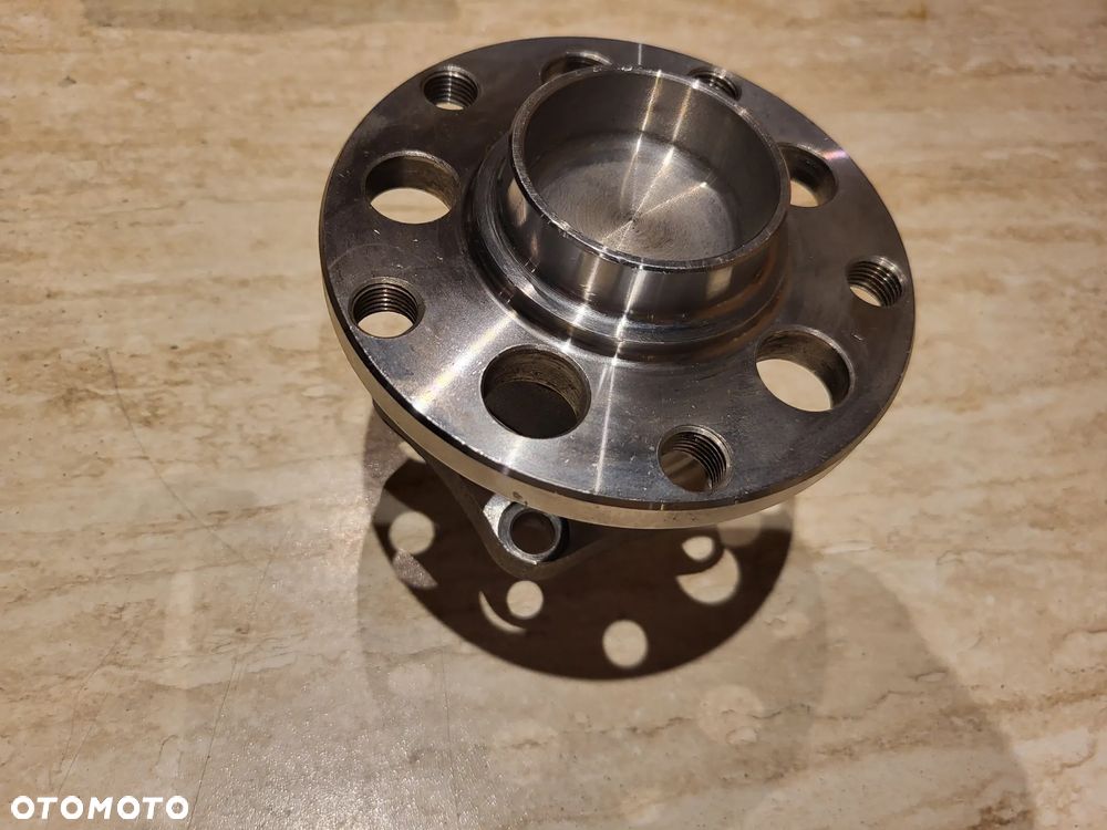 ŁOŻYSKO KOŁA TYŁ AUDI A6 C4, A6 C5; SKODA SUPERB I; VW PASSAT B5, PASSAT B5.5, SANTANA 1.6-3.0 02.93-03.08 OD NR. CH.3BV000001 (z piastą) - 1