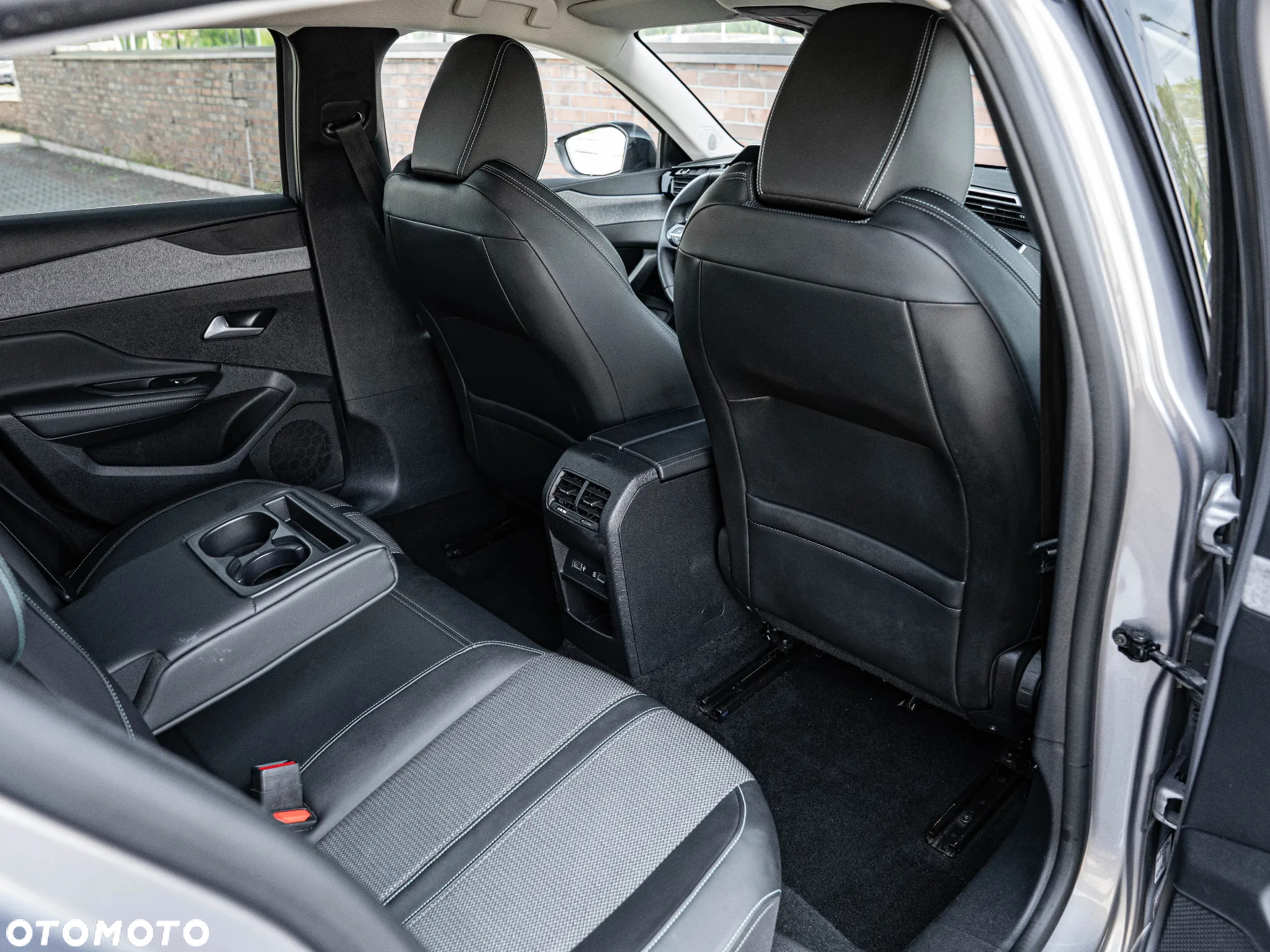 Peugeot 308 1.5 BlueHDi Allure Pack S&S - 29