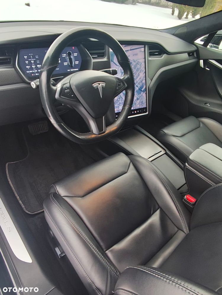 Tesla Model S - 17