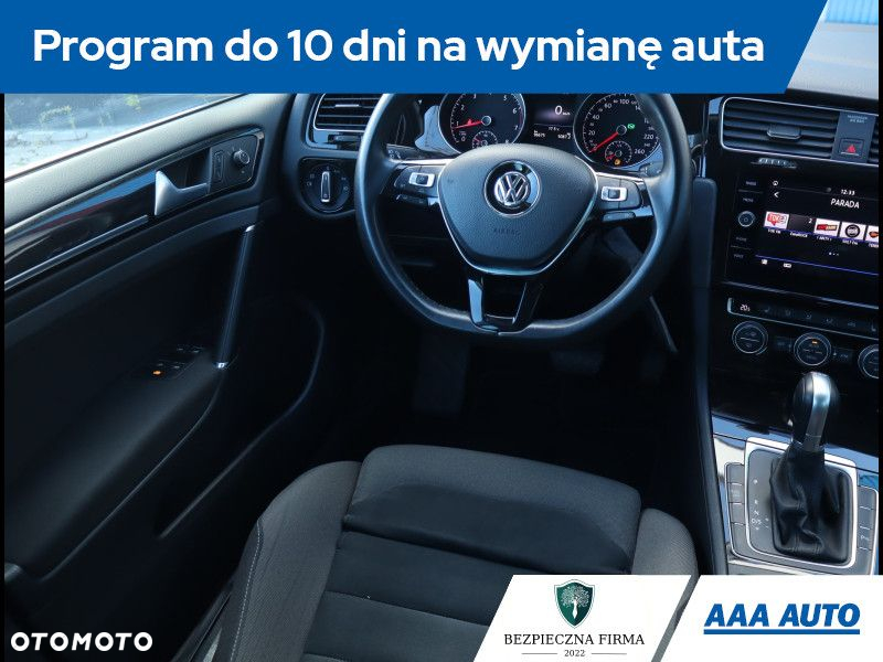 Volkswagen Golf - 8