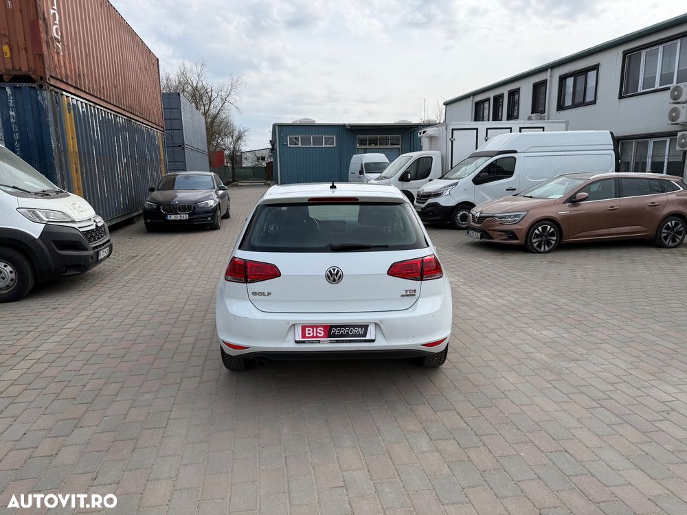 Volkswagen Golf - 8