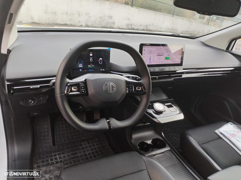 MG MG4 64 kWh Luxury - 9
