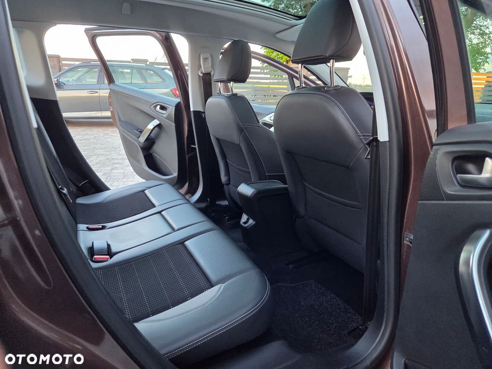 Peugeot 2008 e-HDi FAP 115 STOP & START Allure - 19