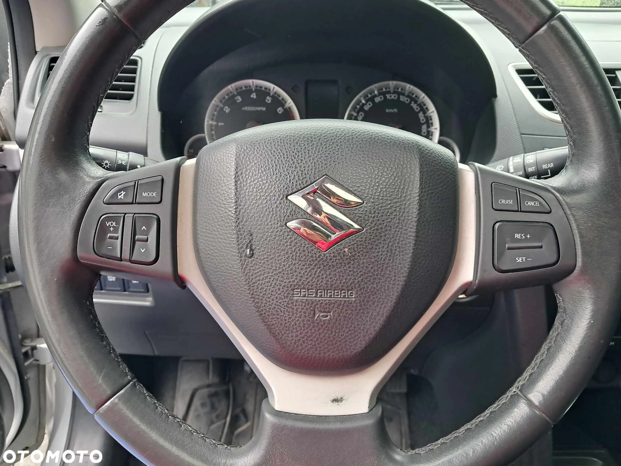 Suzuki Swift 1.2 Premium - 5